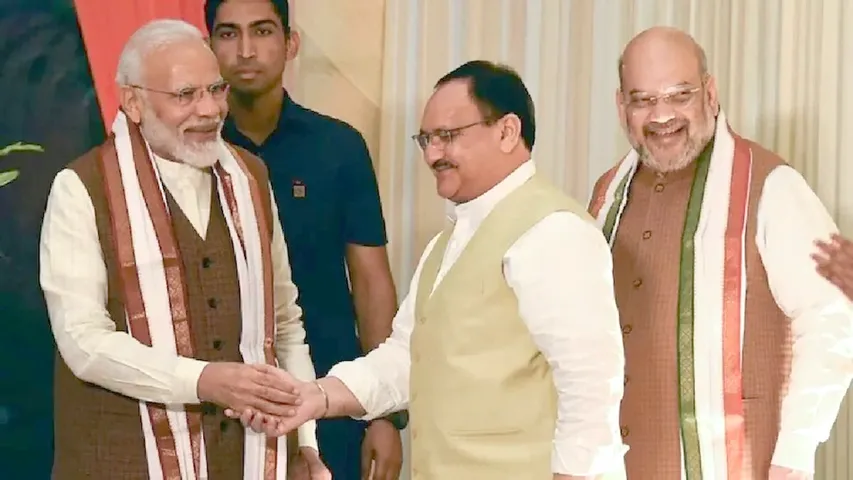 NDA संसदीय दल की बैठक में पहुंचे पीएम मोदी समेत कई दिग्गज नेता, बनेगी नई रणनीति? | यंग भारत न्यूज