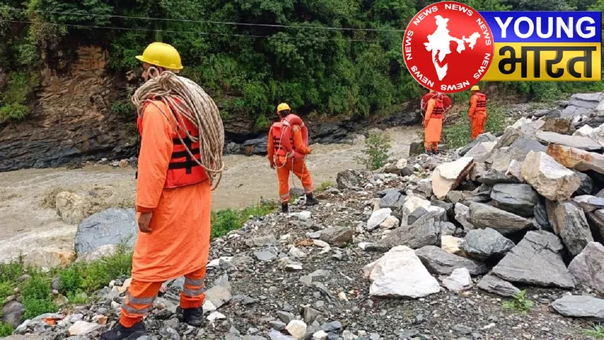 Uttarkashi Cloudburst 2025 : 300 लोग अभी भी फंसे, 650 को बचाया गया, कैंप में CM धामी? | यंग भारत न्यूज