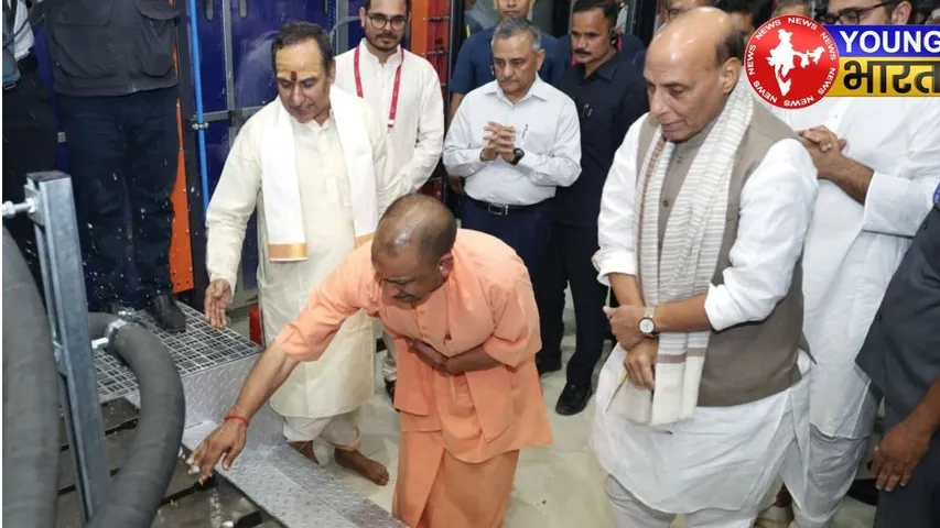 CM Yogi and Defence Minister Rajnath Singh
