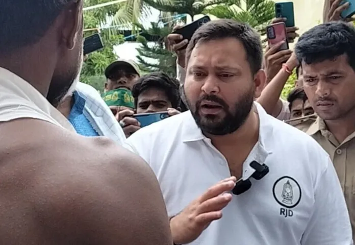 Tejashwi Yadav fir youtuber