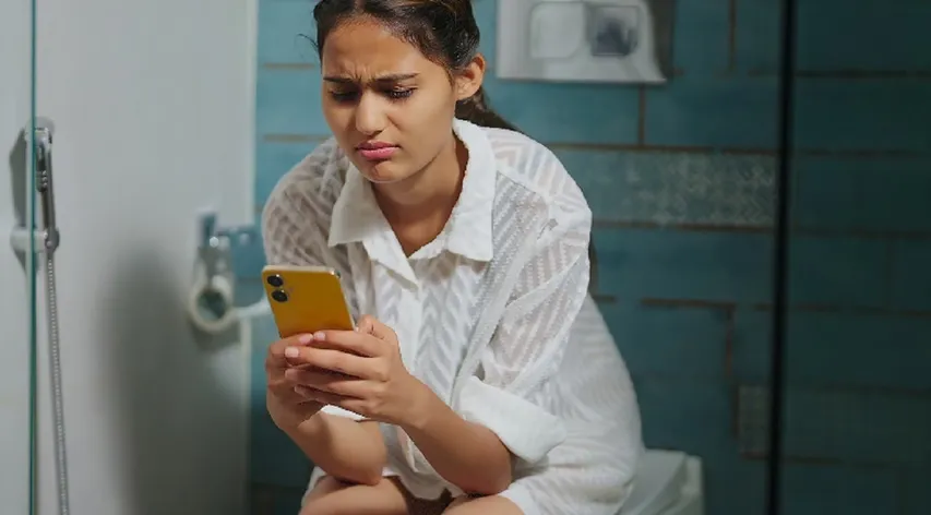 Smart phone Use in Toilat