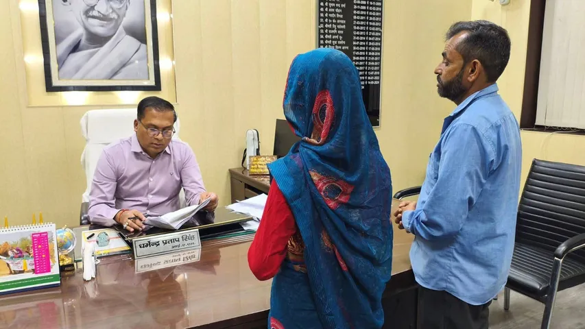 जनसुनवाई में जन समस्याएं सुनीं, अधिकारियों को समयबद्ध निस्तारण के निर्देश