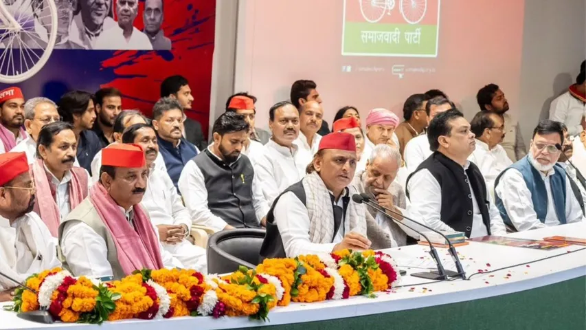 akhilesh yadav