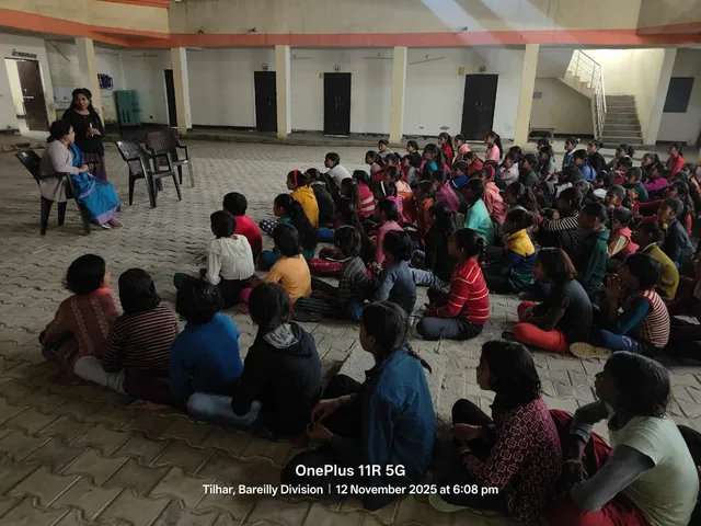 कस्तूरबा गांधी आवासीय विद्यालय में शाम के समय निरीक्षण के दौरान छात्राओं की समस्याएं सुनीत बीएसए दिव्या गुप्ता