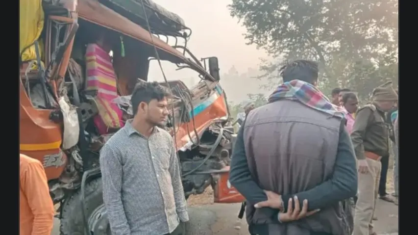 रोडवेज बस-डीसीएम की टक्कर, तीन घायल डीसीएम चालक सीट पर फंसा, पुलिस ने निकाला बाहर