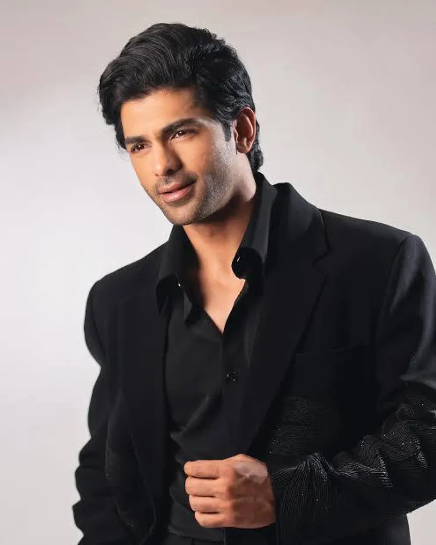 Taha Shah Badussha Shares
