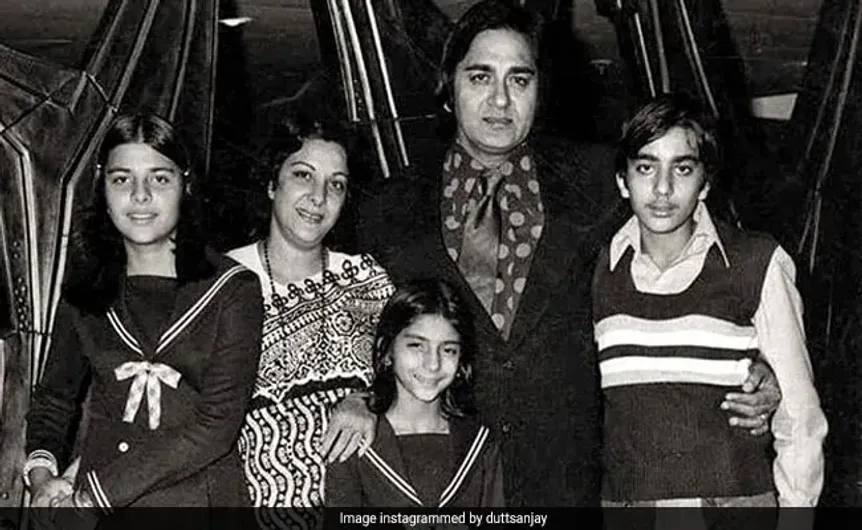 c1lgv3oo_sanjay-dutt-instagram_625x300_25_May_19