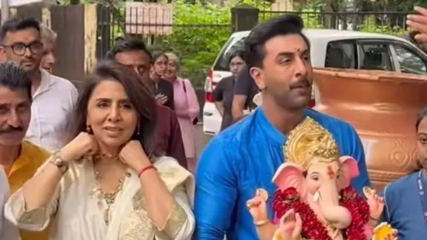 Ranbir Kapoor and Neetu Kapoor