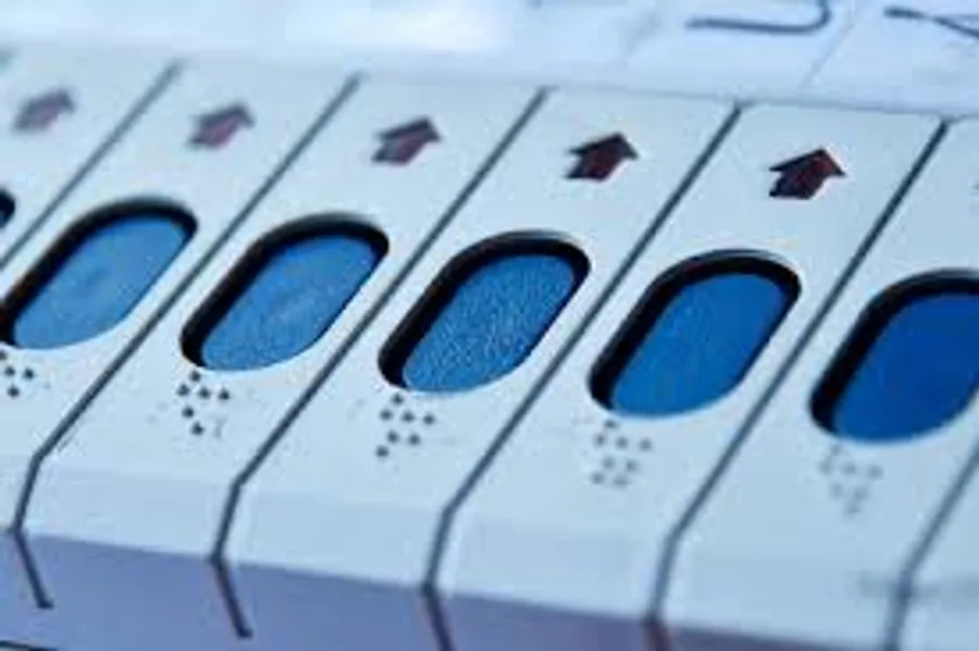 এবার শুরু হতে চলেছে ইলেকট্রনিক ভোটিং মেশিনের ব্যবহার