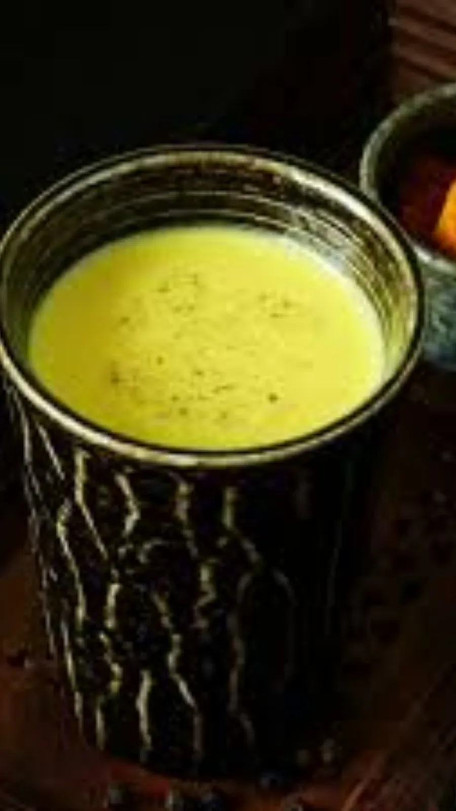 हल्दी वाला दूध पीने के स्वास्थ्य से जुड़े अनगिनत फायदे!