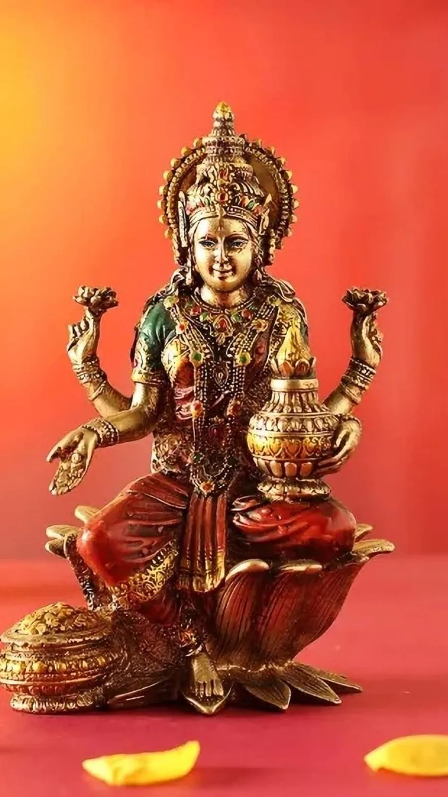 कर्ज से दिलाते हैं मुक्ति माता लक्ष्मी के ये उपाय!