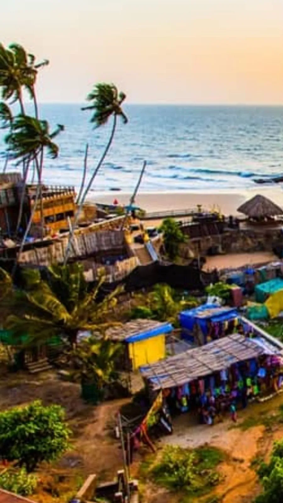 Goa Tourist Places : गोवा जाने से पहले जान लें ये जगहें!