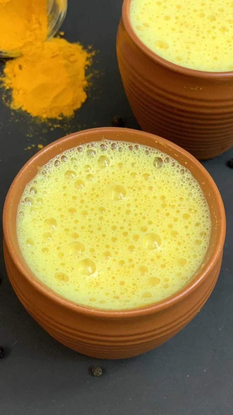 हल्दी वाला दूध पीने के स्वास्थ्य से जुड़े अनगिनत फायदे!