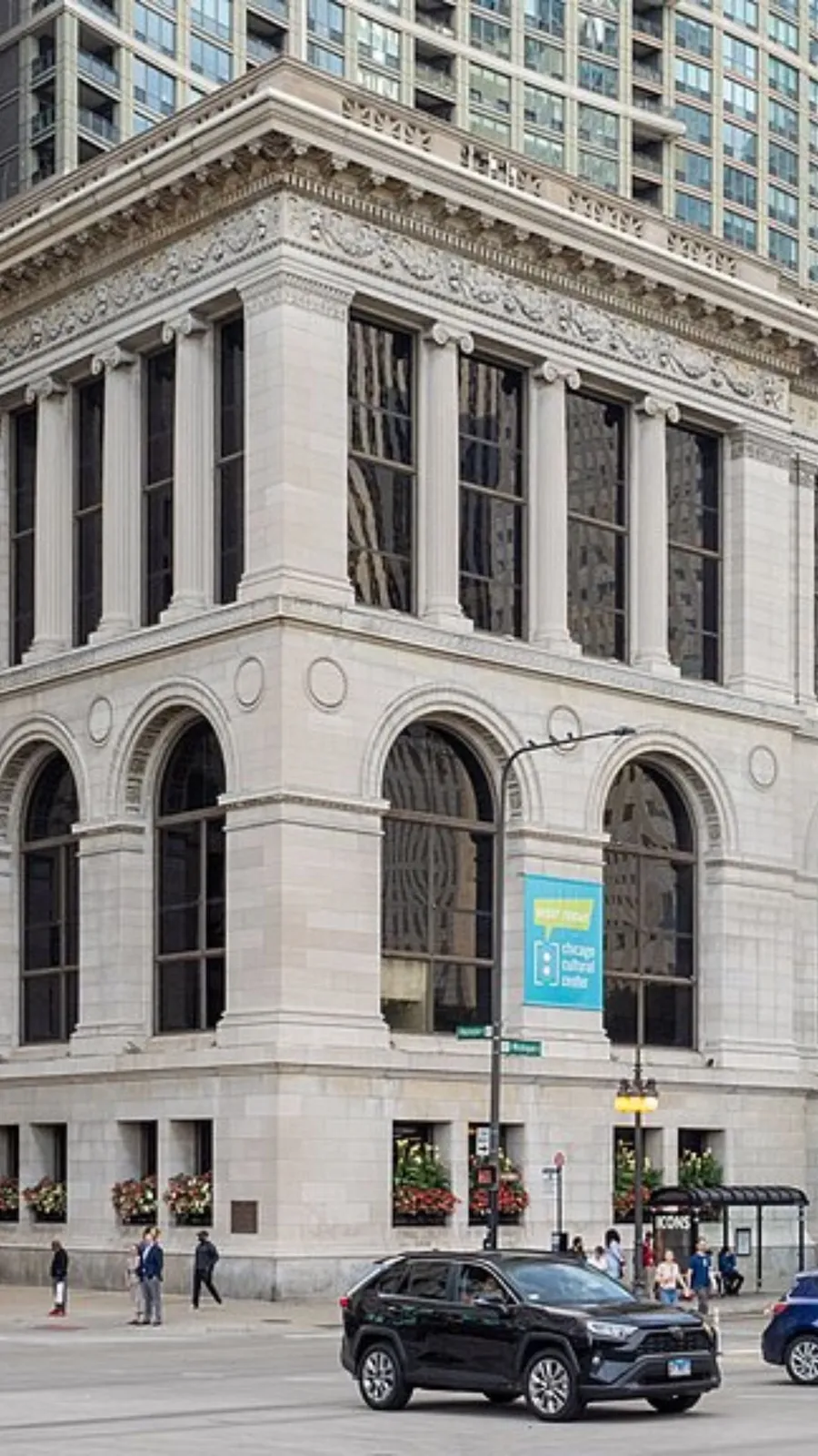 <p>This free Beaux-Arts building is a must-see for architecture lovers.</p>