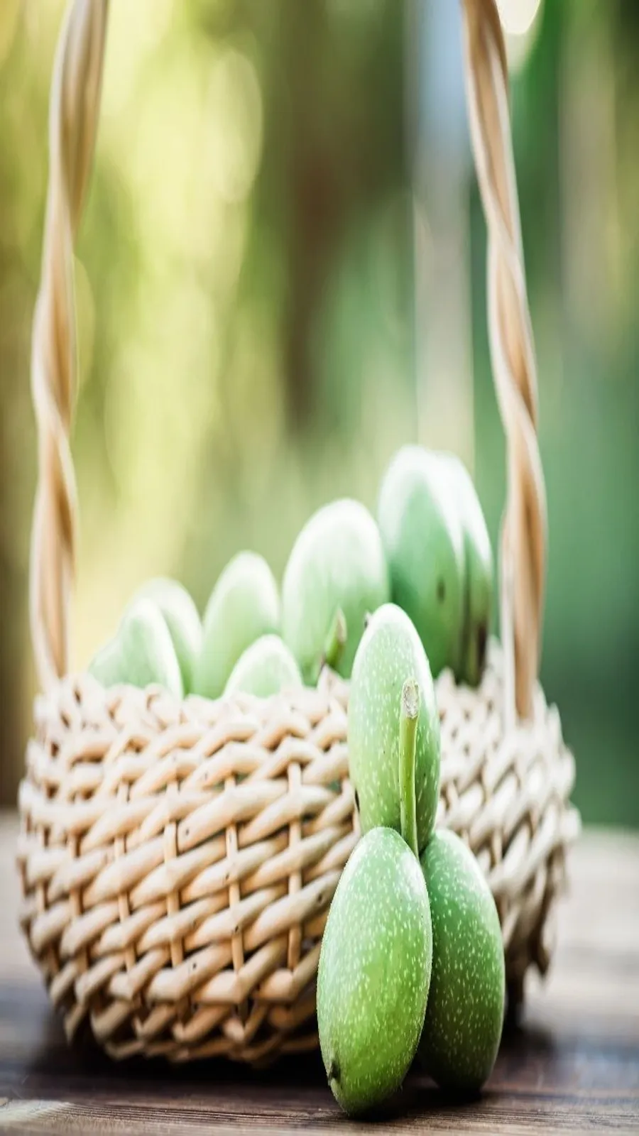 green almonds