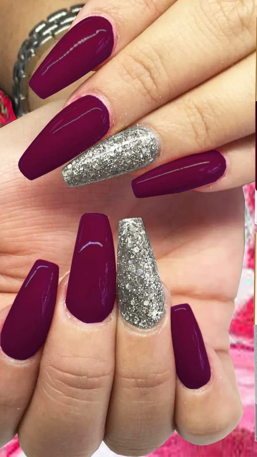 एक वायरल मैसेज के दावे के अनुसार, नेल पेंट लगाकर महिलाएं वोट नहीं कर सकतीं हैं।