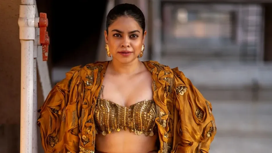 Sumona Chakravarti