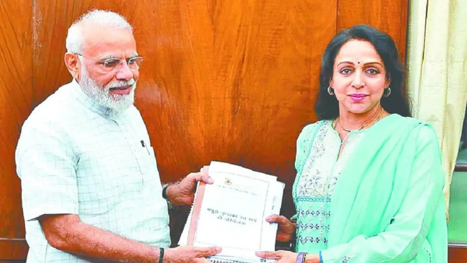 pm modi and hema malini