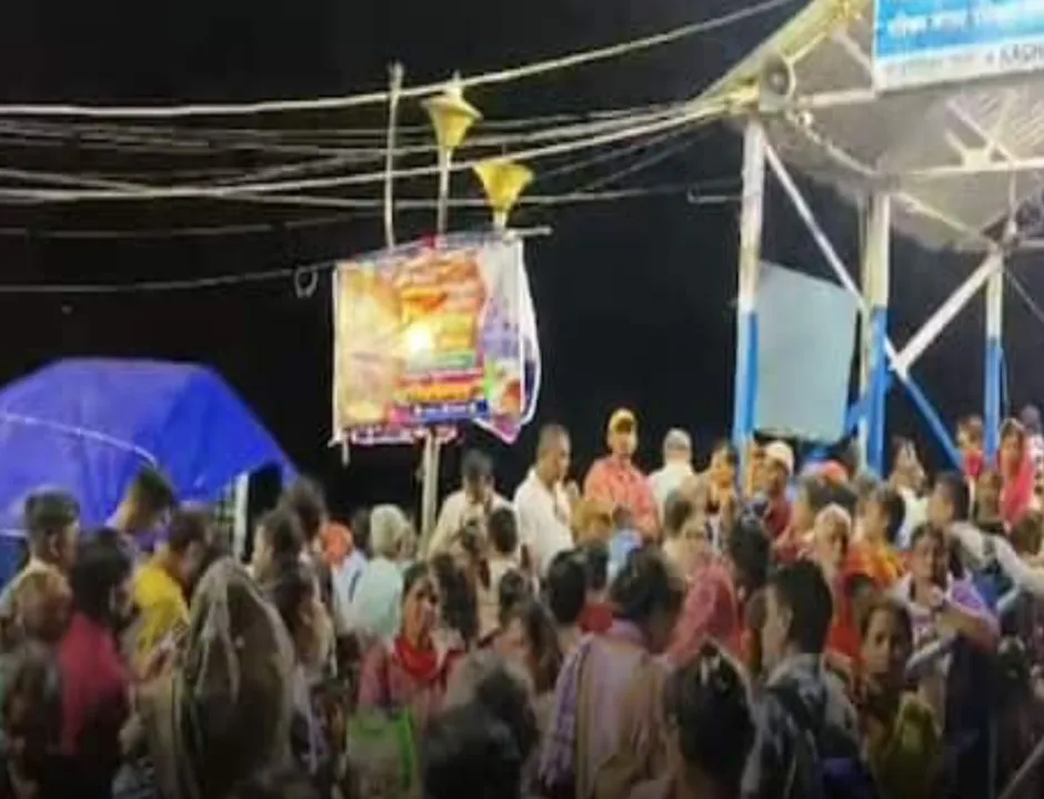 কচুবেড়িয়ায় ভেসেল কর্মীদের কর্মবিরতি: গঙ্গাসাগরের যাত্রীদের চরম ভোগান্তি