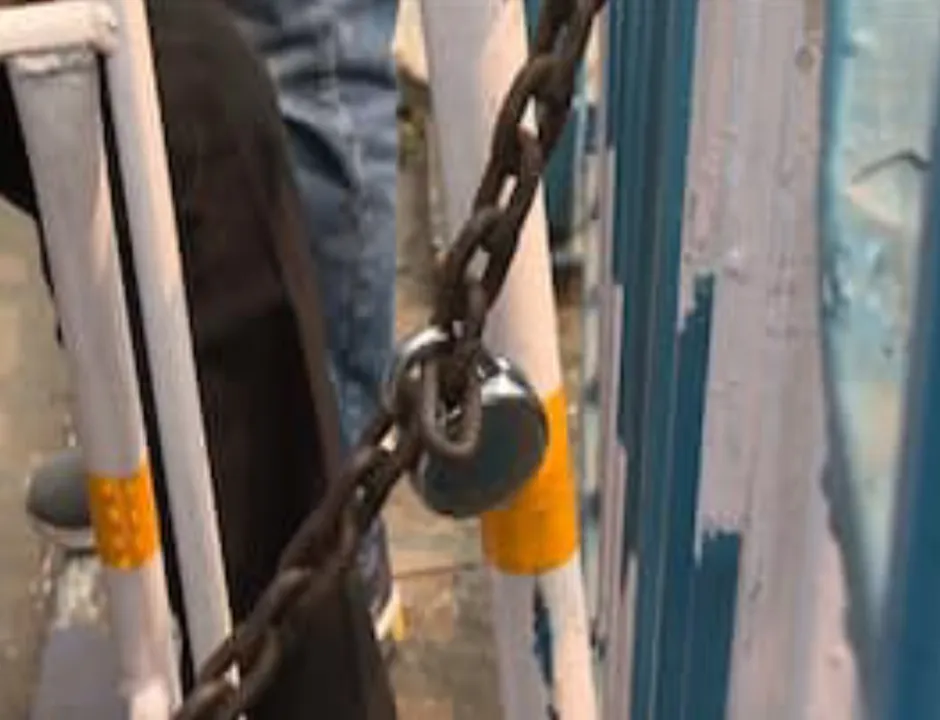 বাসের পর বাস দাঁড় করিয়ে তৈরি করা হয়েছে দুর্গ, দ্রোহ কার্নিভাল আটকাতে নজিরবিহীন ব্যবস্থা পুলিশের