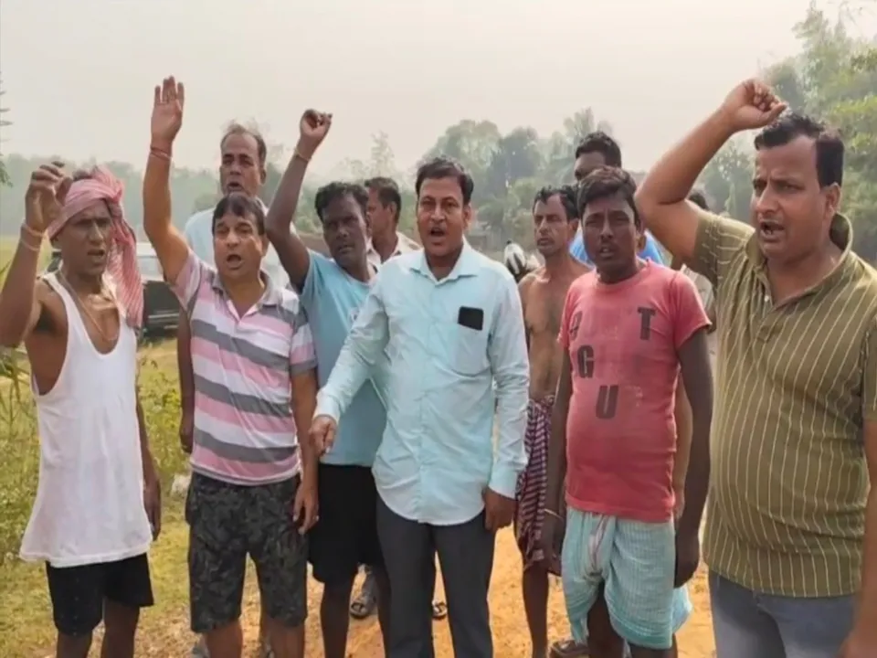 Big Breaking : খাস জমি দখল নিয়ে তৃণমূলের দুই গোষ্ঠীর সংঘর্ষে উত্তপ্ত দুর্গাপুর