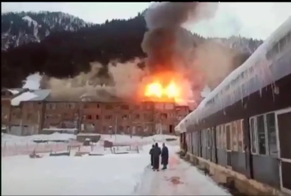 Big Breaking : ভয়ানক পরিস্থিতির শিকার জম্মু-কাশ্মীর : সোনামার্গ মার্কেটে আগুন - দেখুন ভিডিও