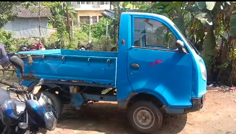 ডেবরায় পুলিশি অভিযানে উদ্ধার মিনি পিক আপ ভ্যান রহস্য! গ্রেফতার দুই