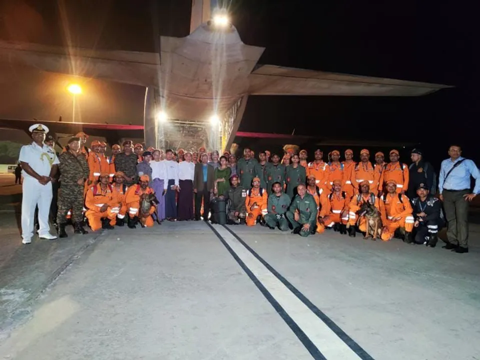 মায়ানমারে সফলভাবে অবতরণ করলো ভারতের C-130 বিমান!