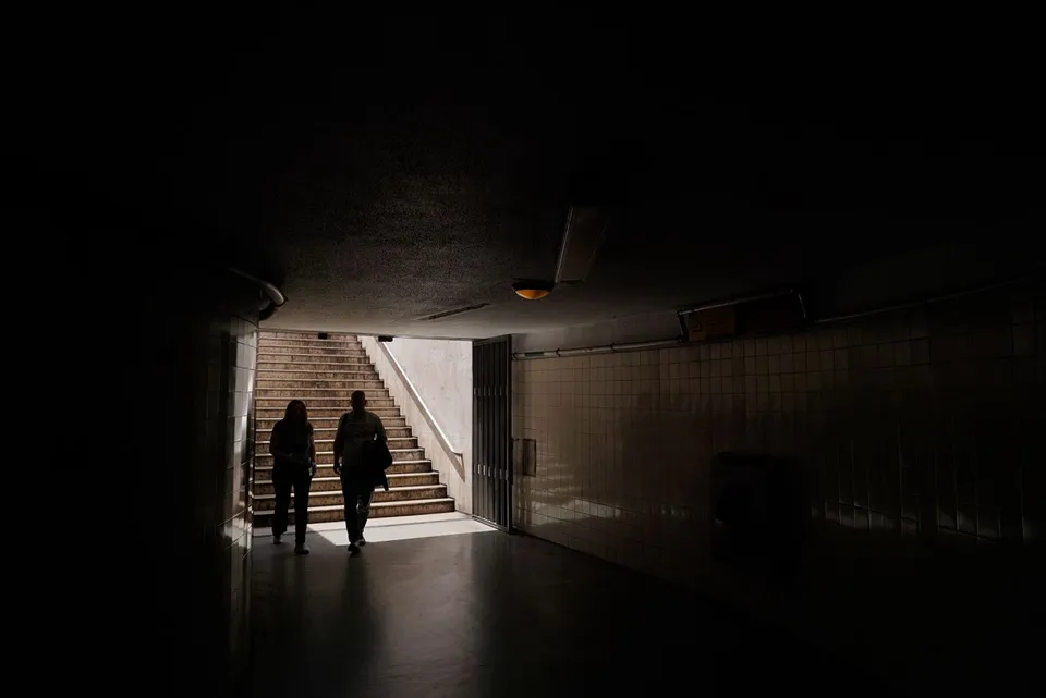 স্পেনে বিদ্যুৎ বিভ্রাটে বিপর্যস্ত মাদ্রিদ, উদ্ধারকাজে ব্যস্ত দমকল ও পৌরকর্মীরা