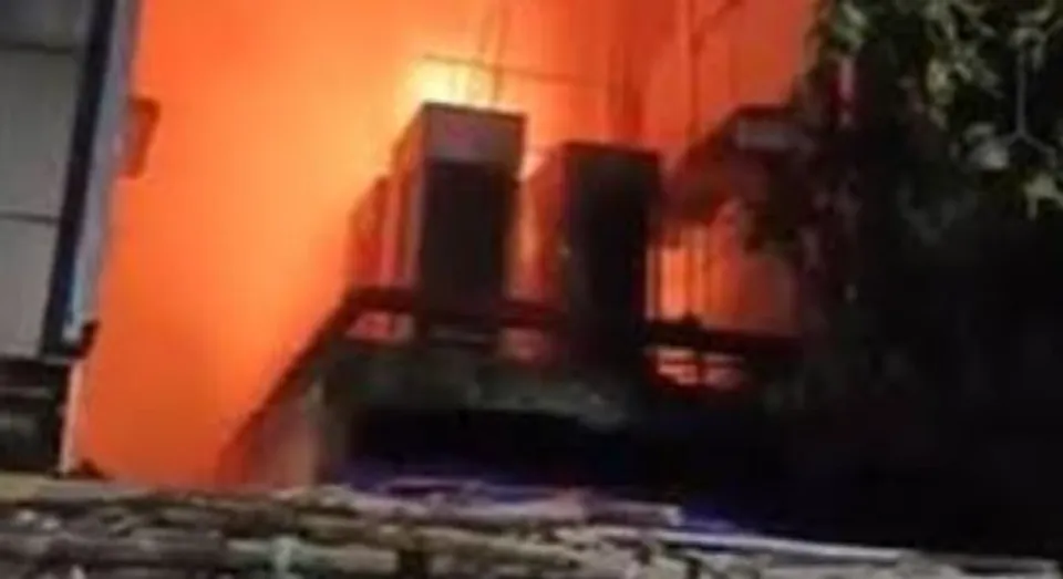 fire breaks out mechua bazar