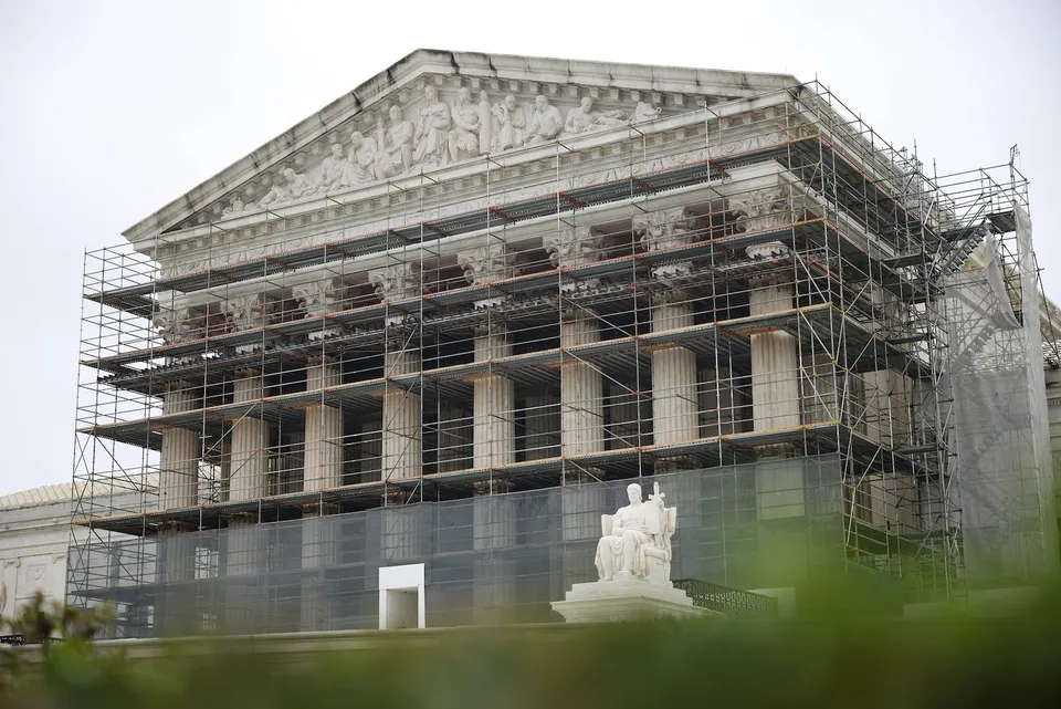 যুক্তরাষ্ট্রে ধর্মীয় চার্টার স্কুলে করের টাকা নয়: ওকলাহোমার প্রস্তাব আটকে দিল সুপ্রিম কোর্ট