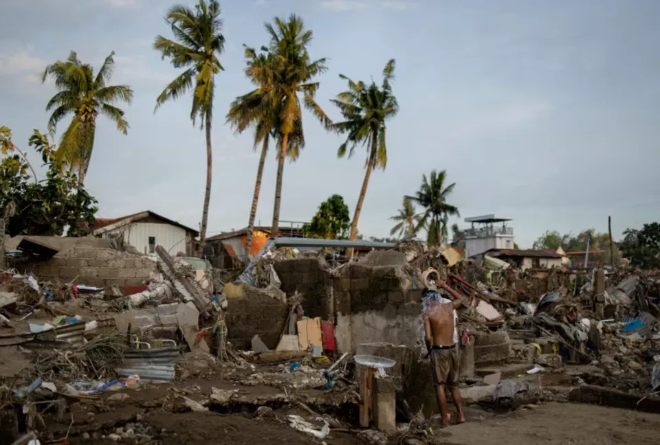 philipines typhoon aa