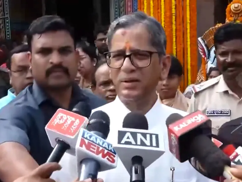 ex chief justice.jpg