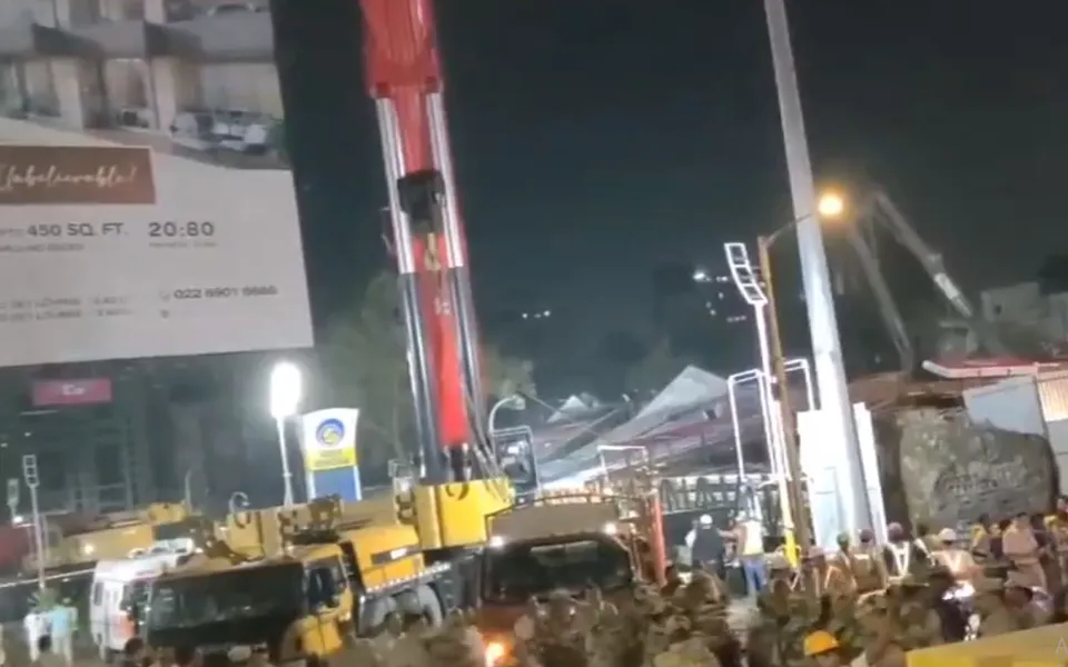 maharashtra hording accident.JPG