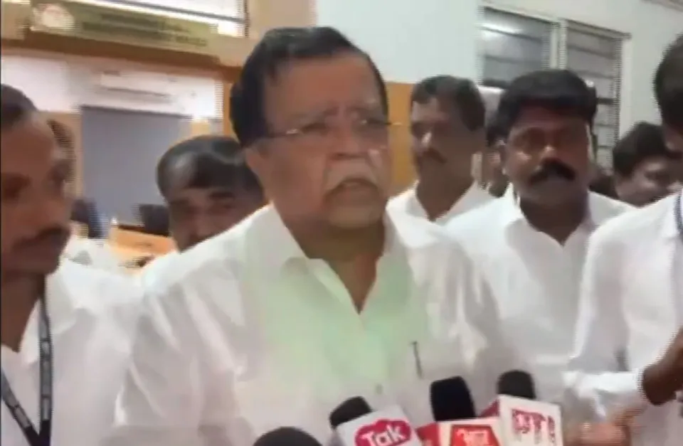 karnataka minister 123.JPG