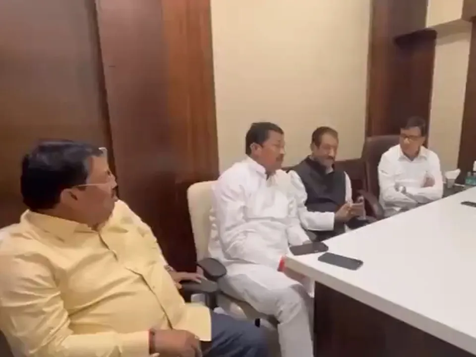 congress meetingg.jpg