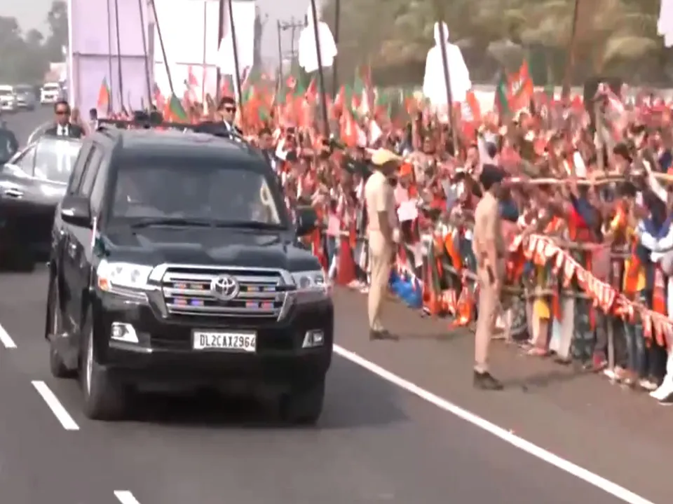 MODI ROAD SHOW.jpg