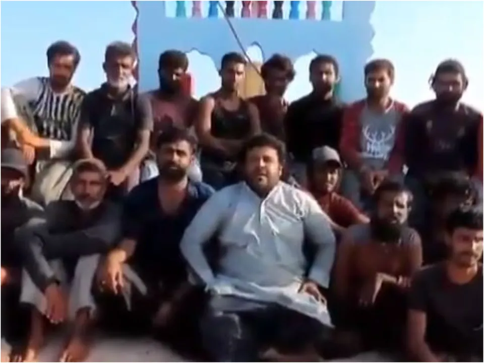 pakistani fishermen.jpg