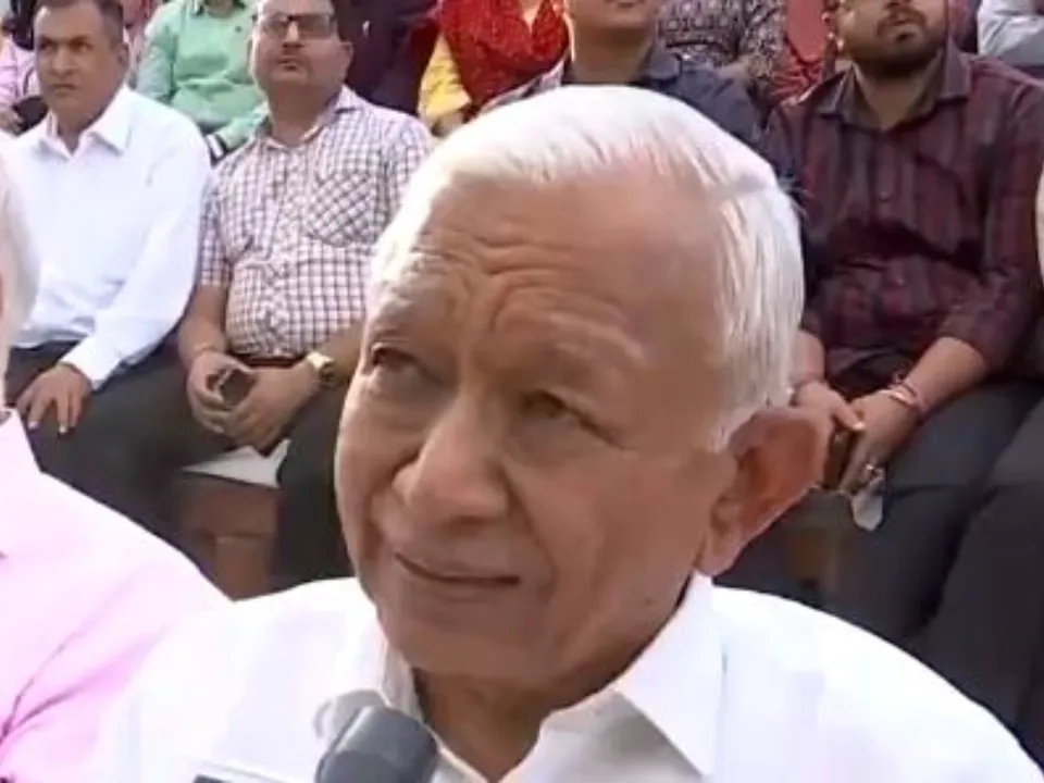 senior advocate in pune .jpg