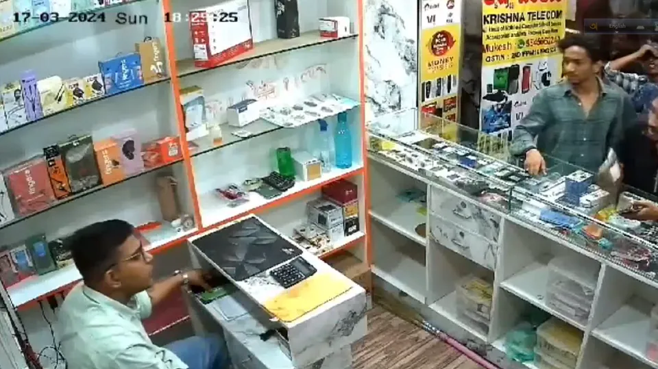 আজানের সময় গান বাজানো নিয়ে বিতর্ক!