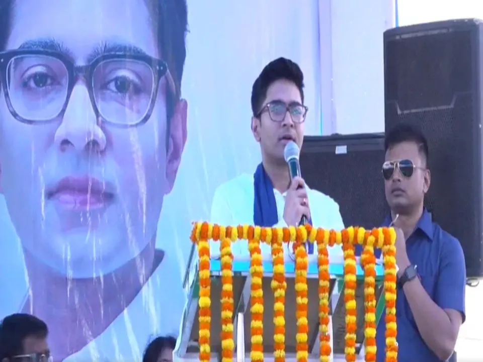 abhishek banerjee sitai.jpg