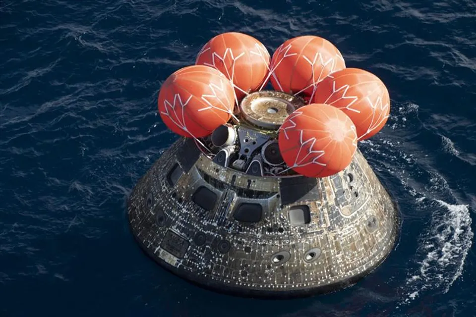 পৃথিবীতে ফিরল নাসার মহাকাশযান ওরিয়ন