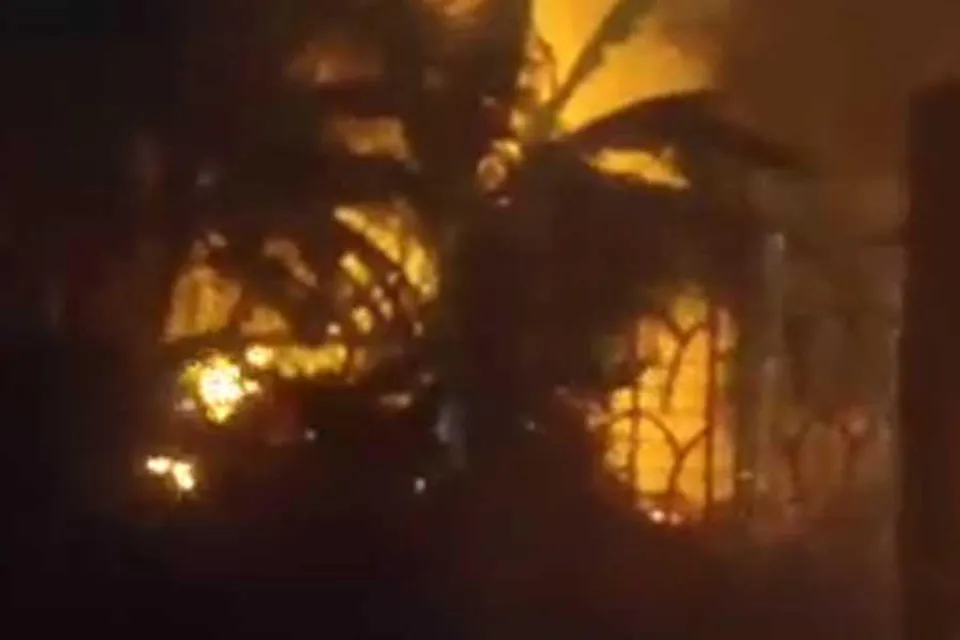 সিলিন্ডার ফেটে ভয়াবহ অগ্নিকাণ্ড