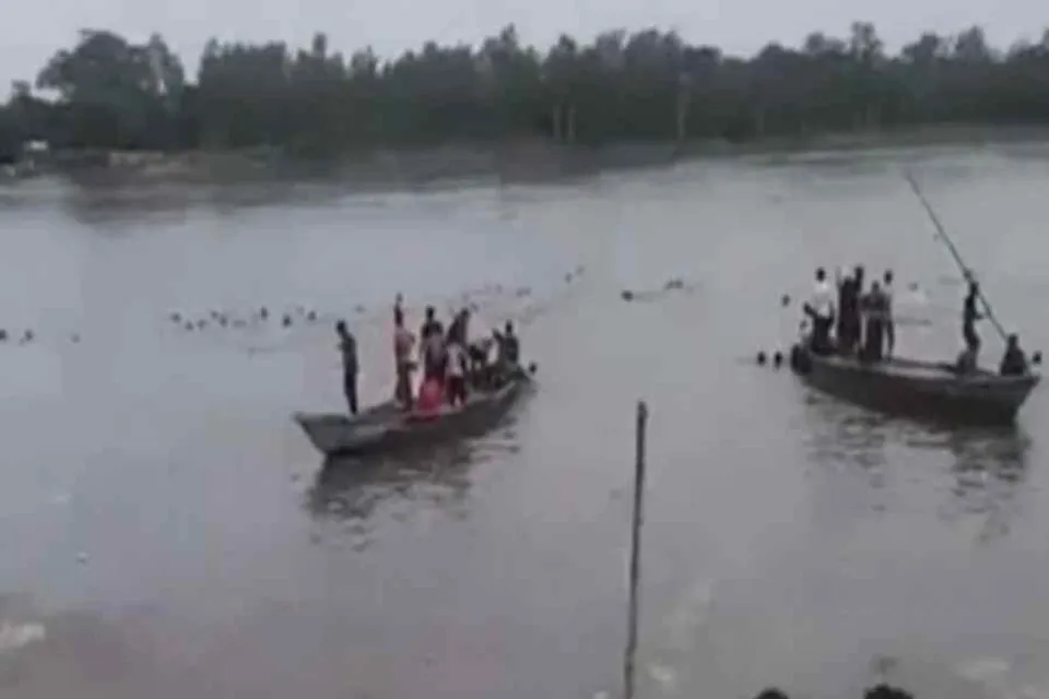 বাংলাদেশে নৌকাডুবি, মৃত বেড়ে ৬৬