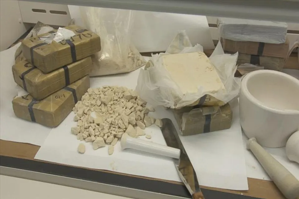 ফ্যাব্রিক রোলে লুকানো মাদক, উদ্ধার করলো সন্ত্রাসবিরোধী স্কোয়াড