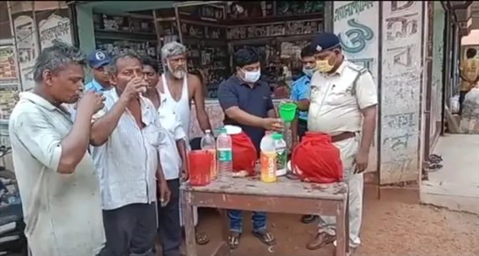 পশ্চিম মেদিনীপুর জেলা পুলিশের উদ্যোগে জলদান শিবির বিভিন্ন থানা এলাকায়