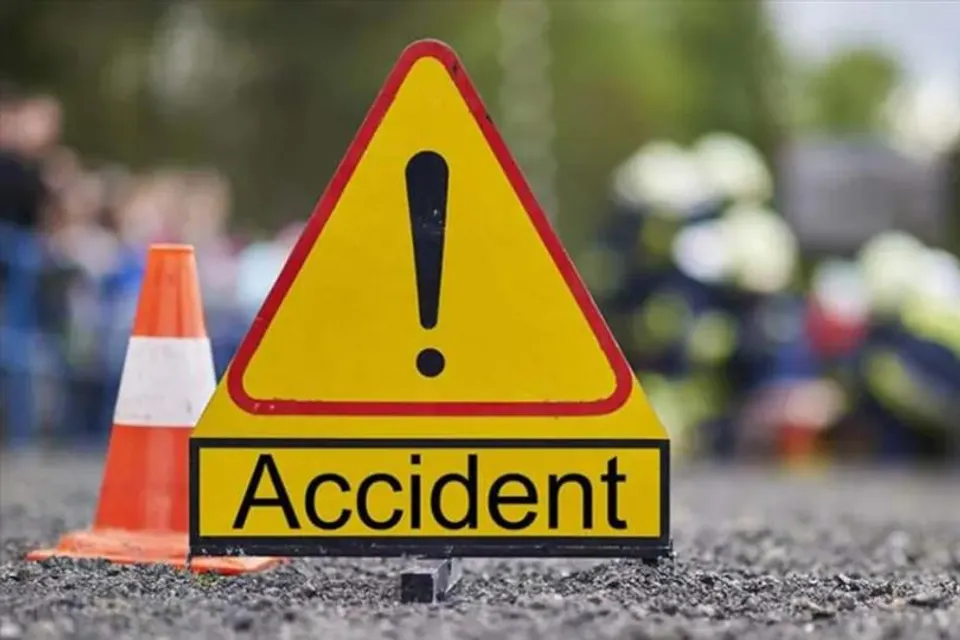 গাড়ি উল্টে বিপত্তি মান্ডিতে, নিহত ১, জখম ৪