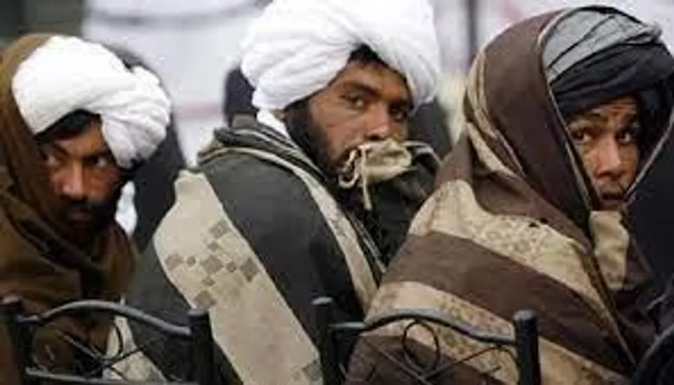 পাকিস্তানে অবাধে ঢুকছে আফগান-তালিবান বন্দিরা