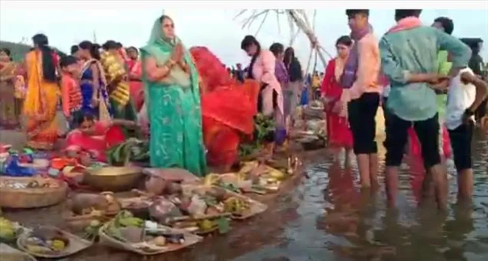 আসানসোল শিল্পাঞ্চলের বিভিন্ন নদীঘাটের ছটপুজোর চিত্র!