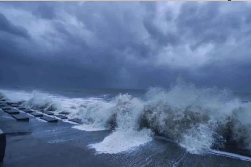 প্রবল বর্ষণের জেরে চেন্নাইয়ে বন্ধ স্কুল-কলেজ